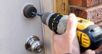 Security Locksmith Services Philadelphia, PA 215-583-2457 Security Locksmith Services Philadelphia, PA 215-583-2457 - 13-Key-Broke-In-Lock